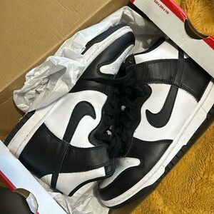 Panda Nikes